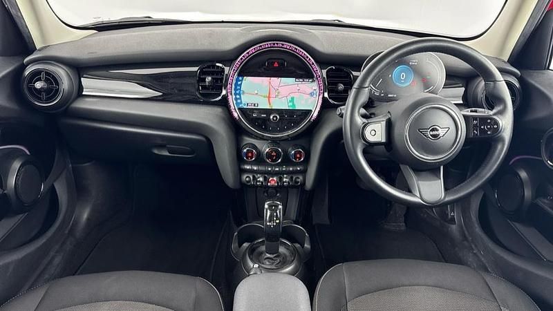 Used Mini Cooper Classic 136 HP (100 kW) 2021 Red Hatchback