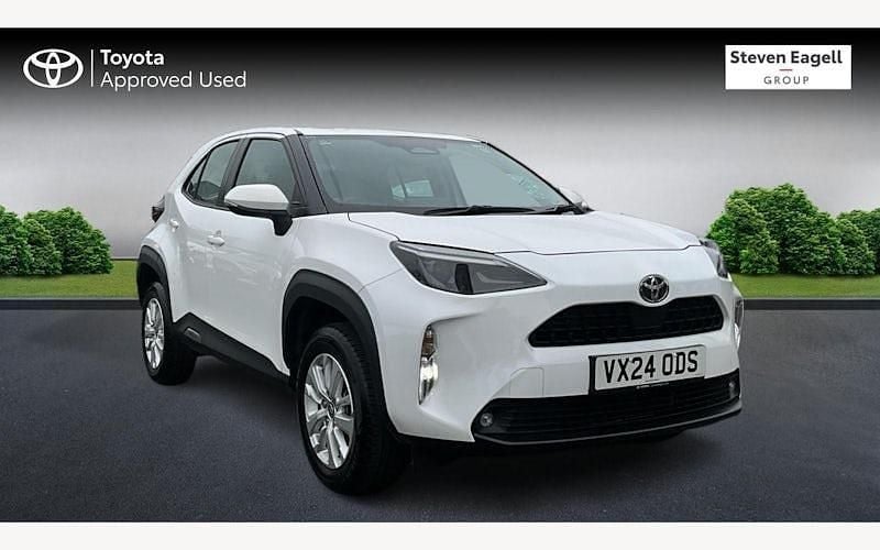 Used 2025 Toyota Yaris Hybrid Estate | £21,837 (Good price) - Image 1/3