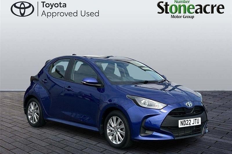 Blue Used 2022 Toyota Yaris Hybrid Hatchback | £16,250 (Good price) - Image 1/2