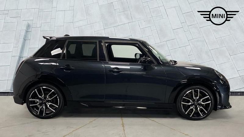 Used Mini Cooper Hatch 113 kW (154 HP) 2025 Grey Hatchback