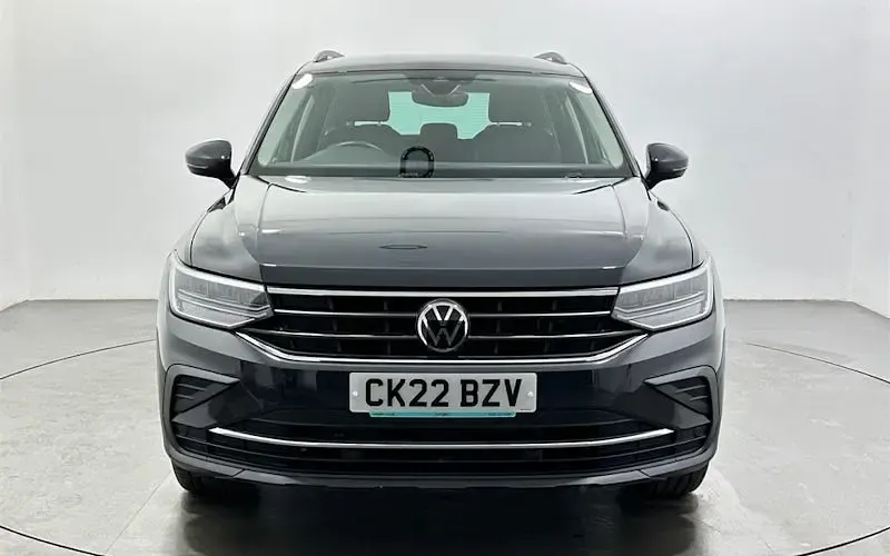 Używany VW Tiguan Life 150 KM (110 kW) 2022 Szary SUV