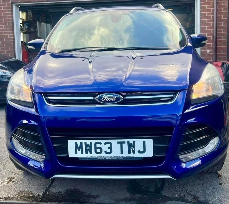 Begagnad Ford Kuga Titanium 140 HK (102 kW) 2013 Blå SUV