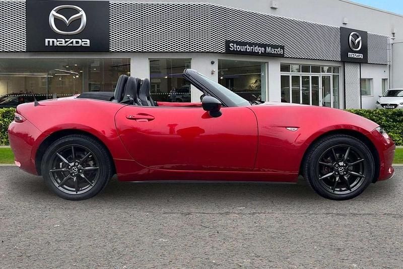 Used Mazda MX5 Inclusive 131 HP (96 kW) 2015 Red Cabriolet