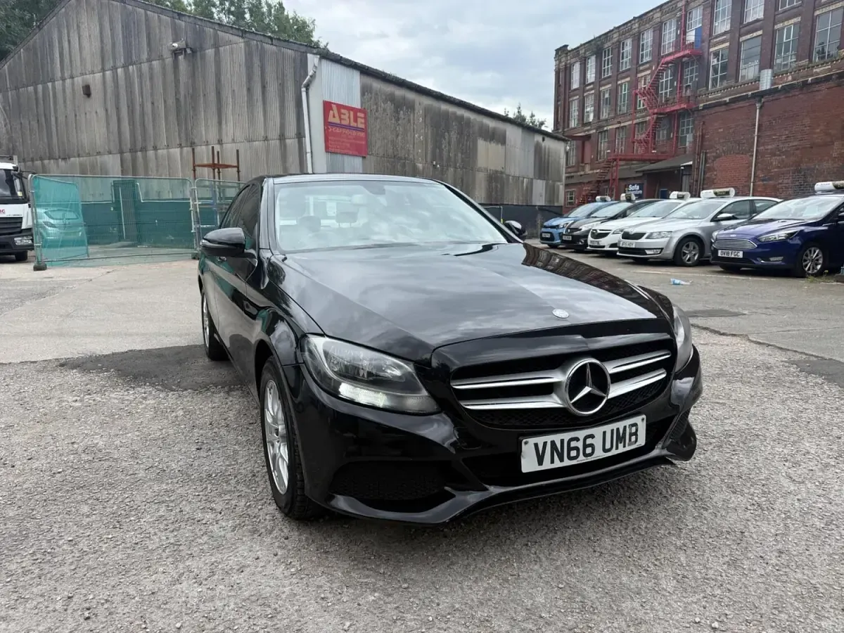 Used Mercedes C220 SE 170 HP (125 kW) 2017 Black Sedan