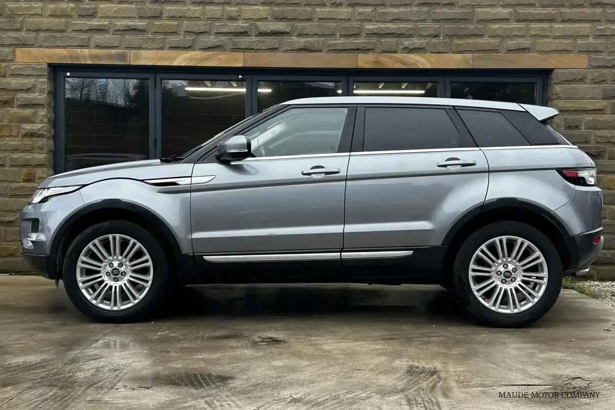 Begagnad Land Rover Range Rover evoque Prestige 190 HK (139 kW) 2013 Grå Kombi