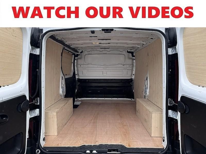 Used Renault Trafic Business 2023 Glacier white