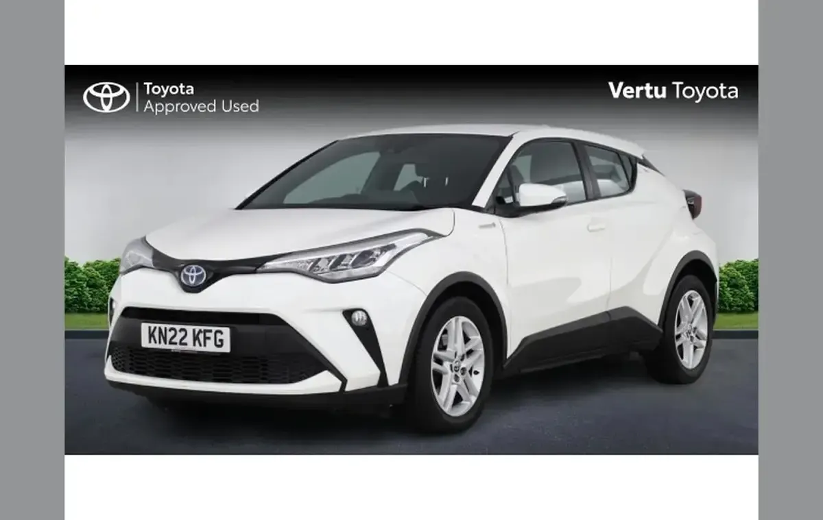 Used Toyota C-HR 122 HP (89 kW) 2022 White SUV
