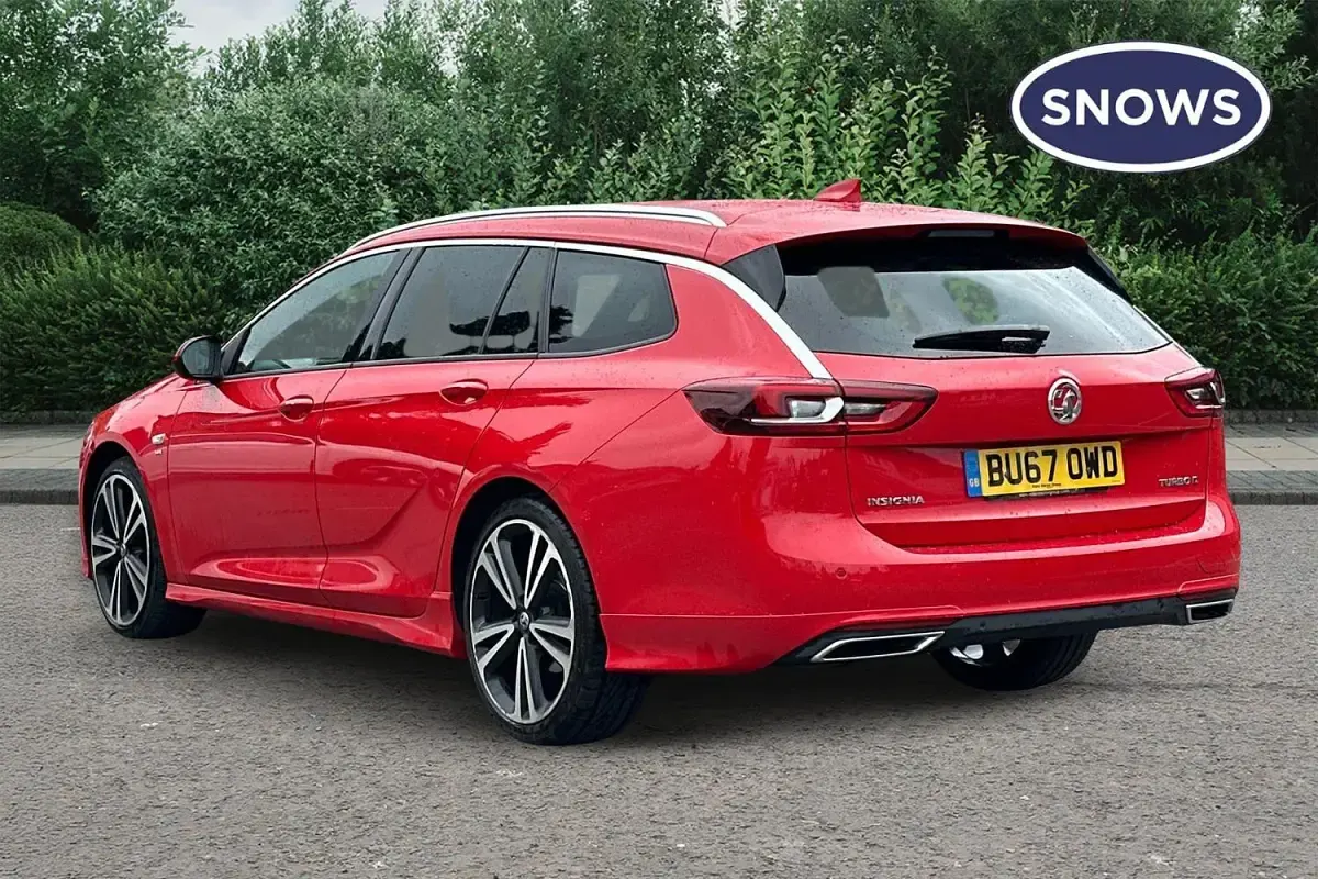 Used Vauxhall Insignia SRi 170 HP (125 kW) 2017 Red Estate