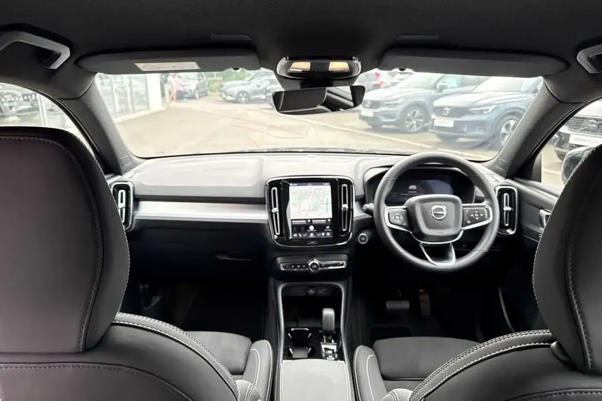 New Volvo XC40 Plus 194 HP (142 kW) 2026 SUV