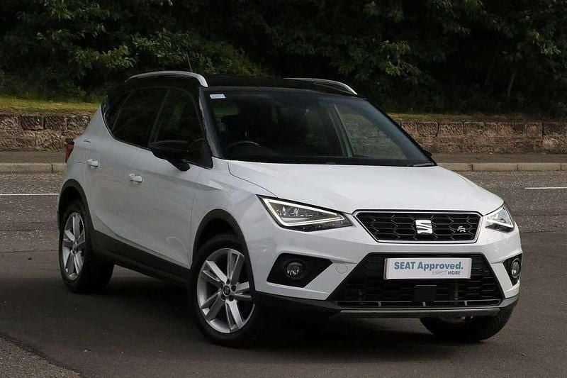White Used 2019 Seat Arona FR SUV | £11,995 (Good price) - Image 1/4