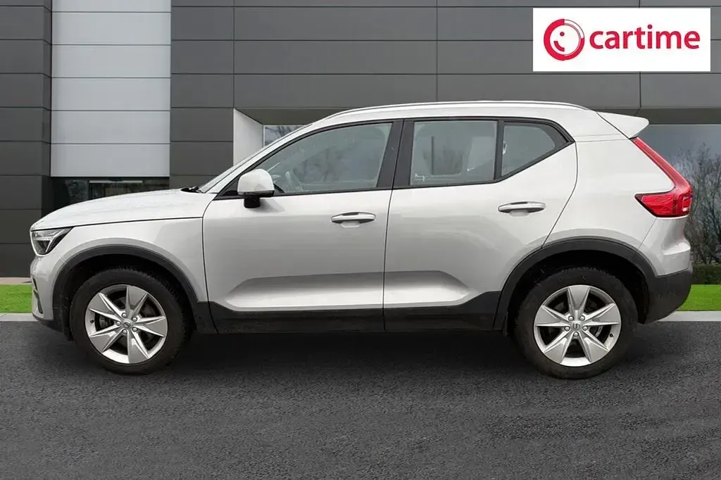 Used Volvo XC40 Core 163 HP (119 kW) 2023 Silver SUV