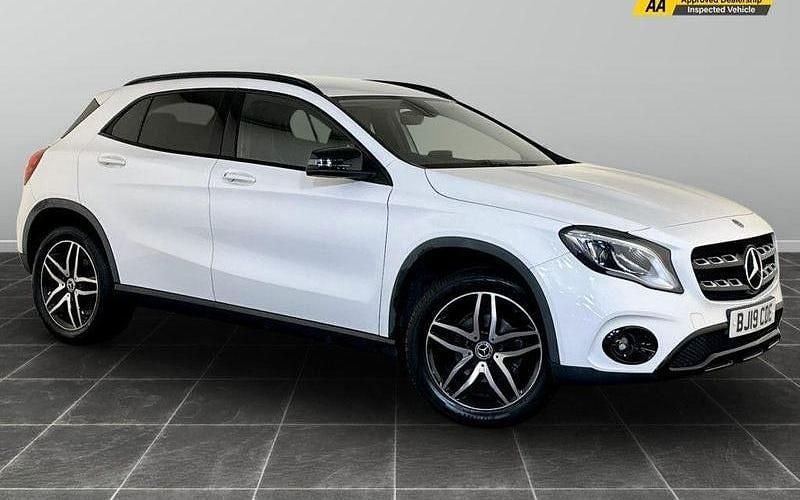 White Used 2019 Mercedes GLA180 Urban SUV | £14,195 (Super price) - Image 1/2