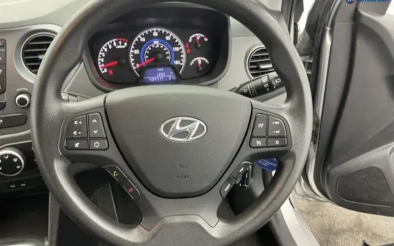 Used Hyundai i10 SE 88 HP (64 kW) 2017 Silver Hatchback