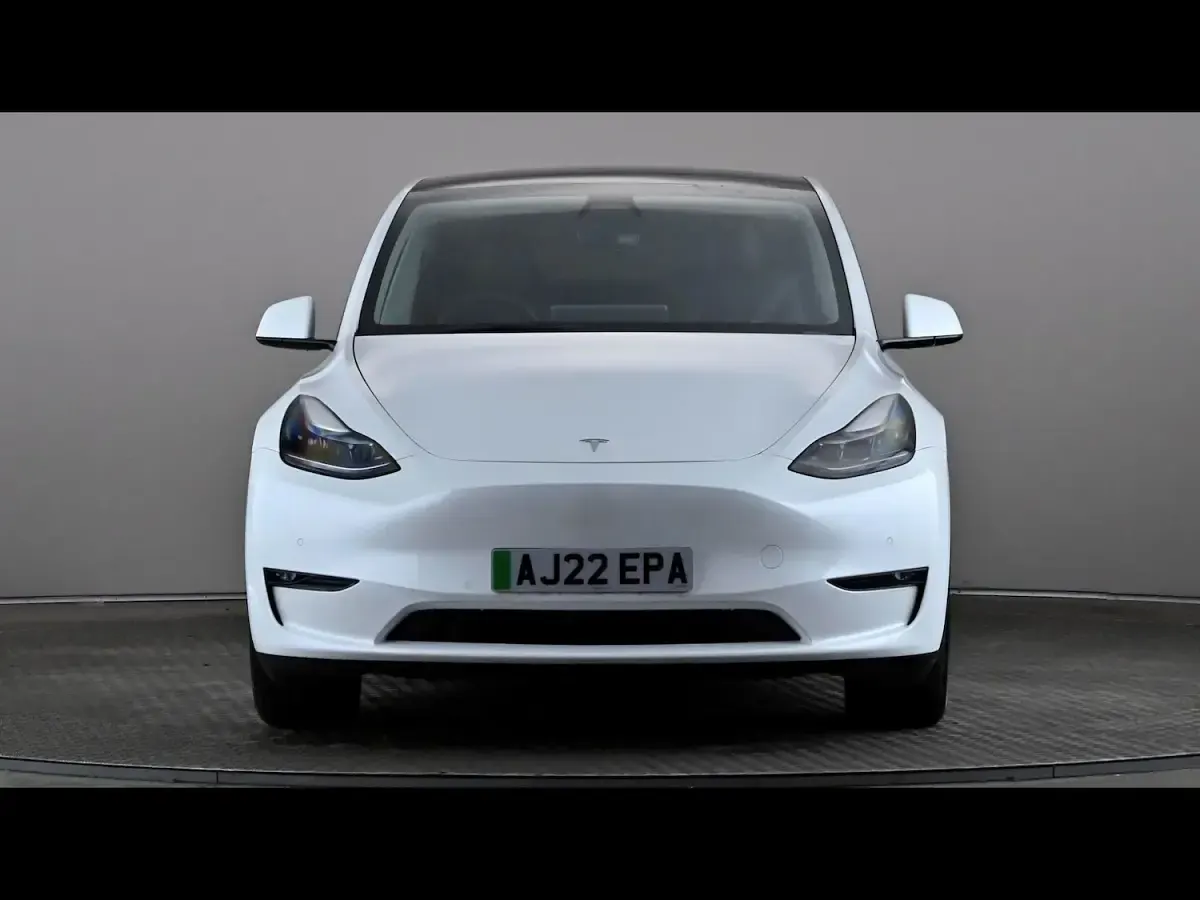 Used Tesla Model Y Long Range AWD 378 kW (514 HP) 2022 White SUV