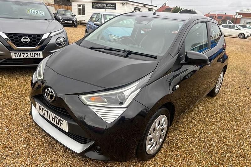 Used Toyota Aygo X-play 71 HP (52 kW) 2022