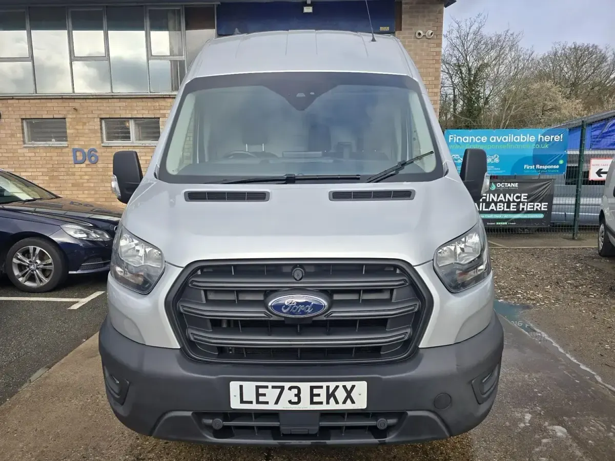 Begagnad Ford Transit Trend 130 HK (95 kW) 2023 Silver Van