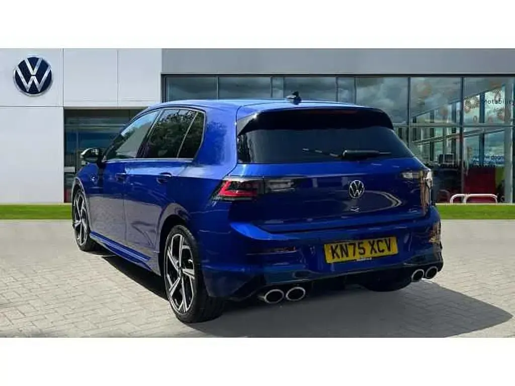 Used VW Golf VIII R 333 HP (244 kW) 2025 Lapiz blue premium metallic Hatchback