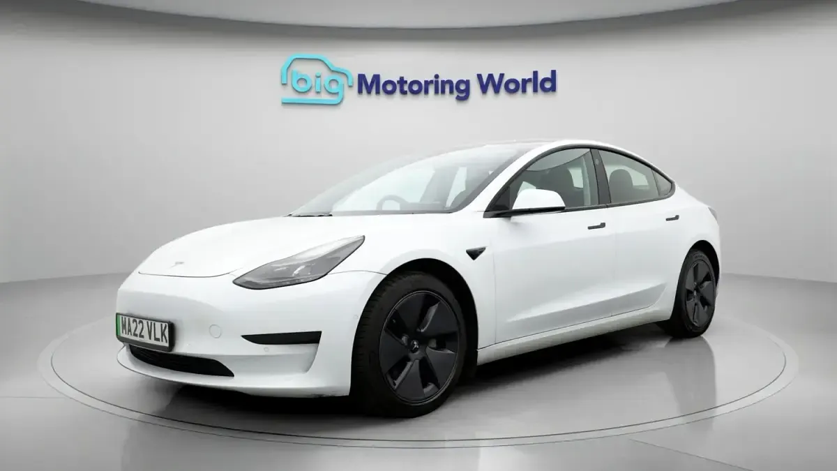 Usado Tesla Model 3 Standard Range 180 kW (245 HP) 2021 Branco Sedan