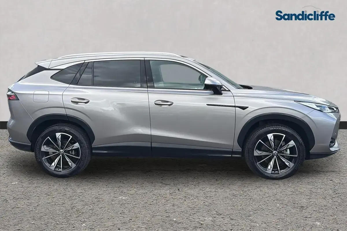 Used MG HS Trophy 170 HP (125 kW) 2024 Metallic  cosmic silver SUV