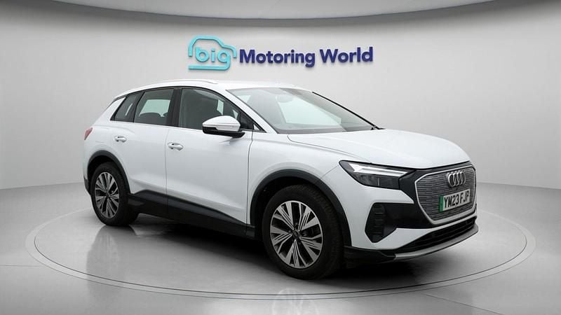 Used Audi Q4 e-tron Sport 125 kW (170 HP) 2022 White SUV