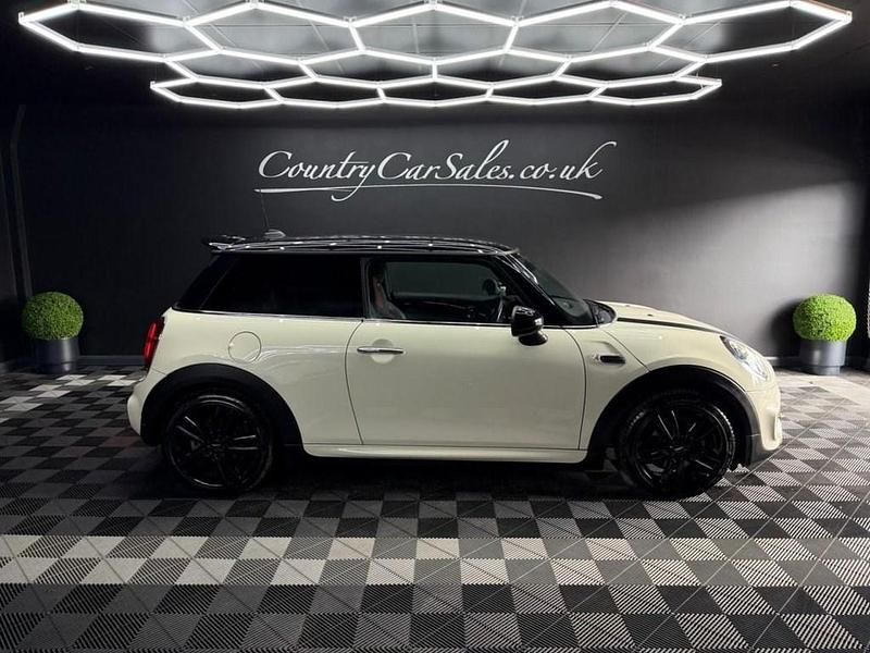 Used Mini Cooper Hatch 136 HP (100 kW) 2018 White Hatchback
