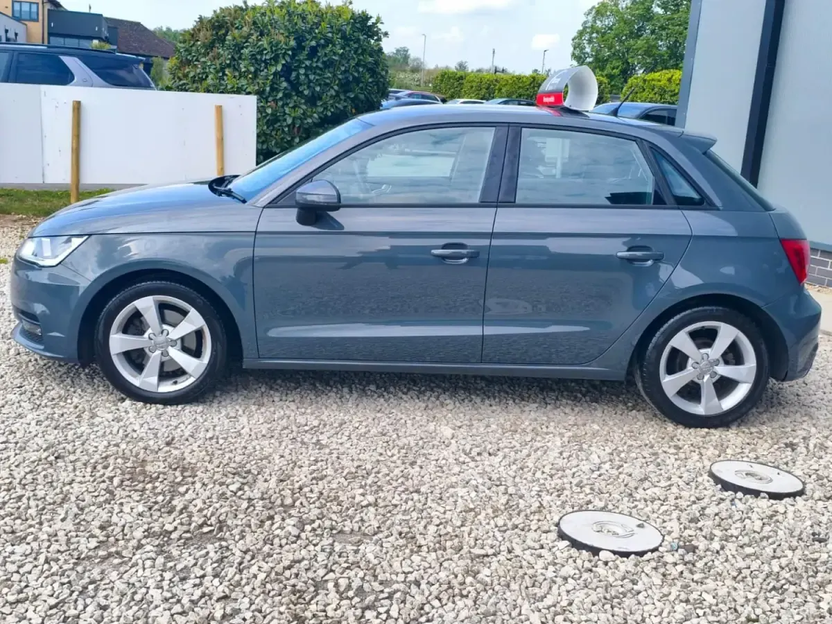 Używany Audi A1 Sport 116 KM (85 kW) 2016 Szary Hatchback