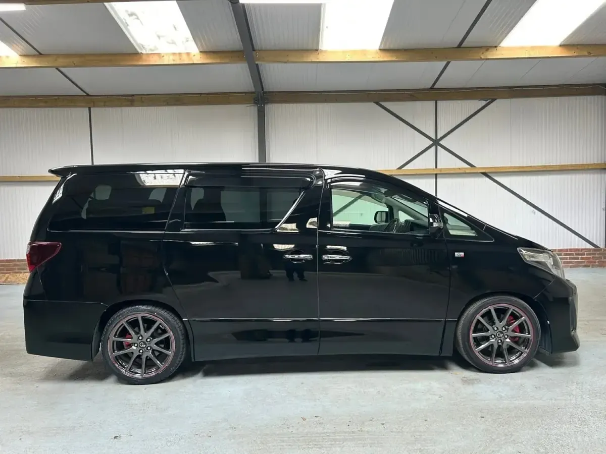 Second-hand Toyota Alphard Edition 2025 Negru Monovolum