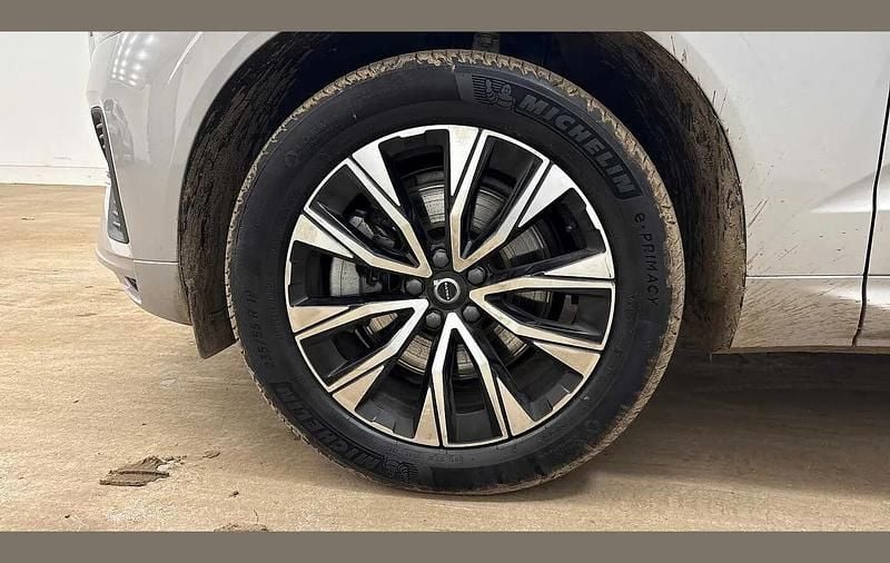Used Volvo XC60 Core 250 HP (183 kW) 2025 Silver dawn SUV
