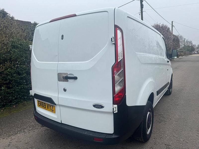 Used Ford Transit Custom 105 HP (77 kW) 2019 White Van