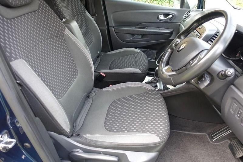 Used Renault Captur Dynamique 2018 Blue/silver SUV