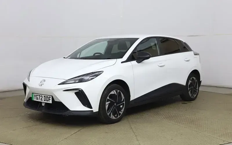 Used MG MG4 EV SE 125 kW (170 HP) 2022 White Hatchback
