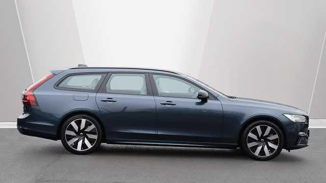 Used Volvo V90 Plus 350 HP (257 kW) 2025 Estate