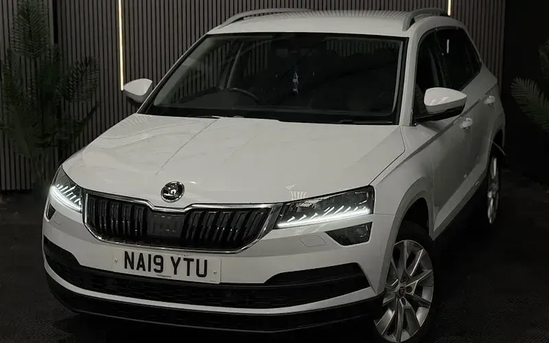 Used Skoda Karoq SE L 150 HP (110 kW) 2019 White SUV
