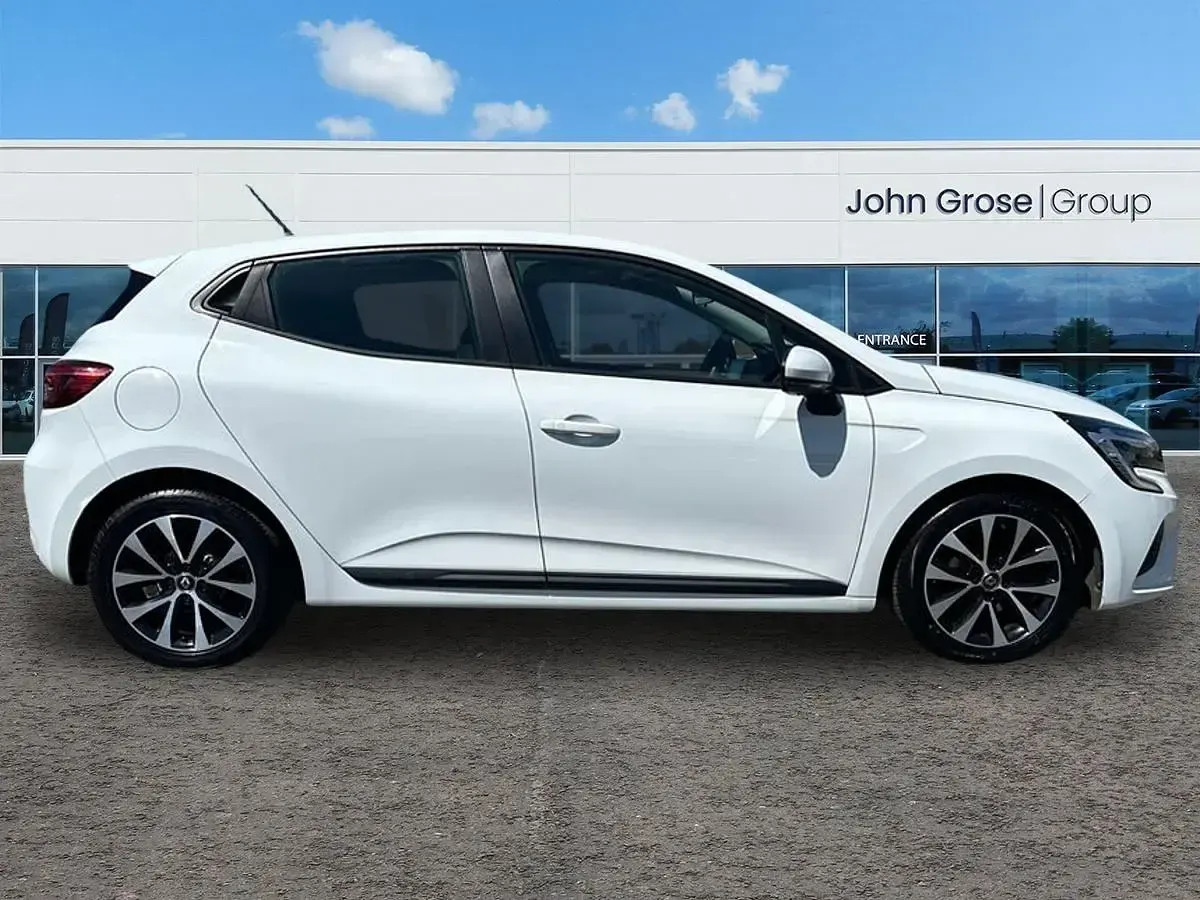 Używany Renault Clio V Iconic 2021 Biały Hatchback