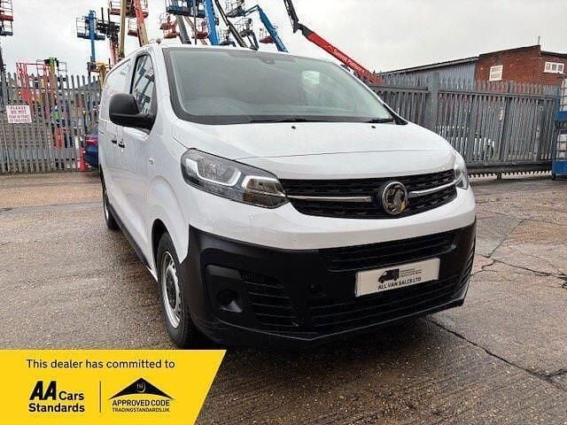 Used Vauxhall Vivaro 100 HP (73 kW) 2023 White MPV