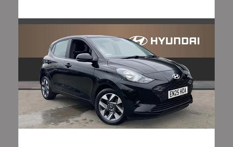 Used Hyundai i10 Advanced 63 HP (46 kW) 2025 Black Hatchback