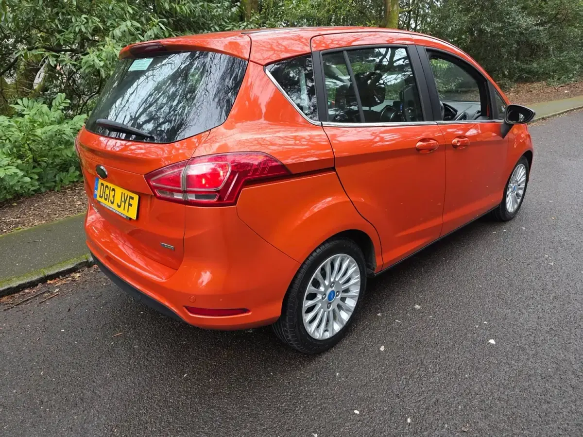 Używany Ford B-MAX Titanium 95 KM (69 kW) 2013 Czerwony Minivan