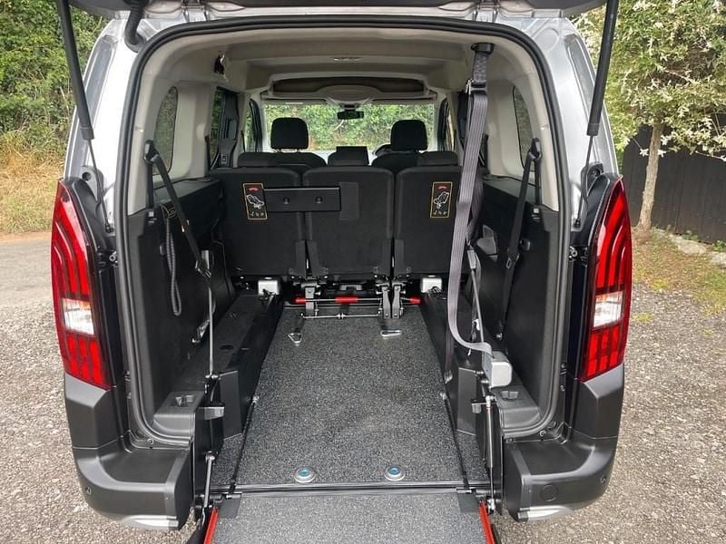 Used Peugeot Rifter Allure 2024 Grey MPV