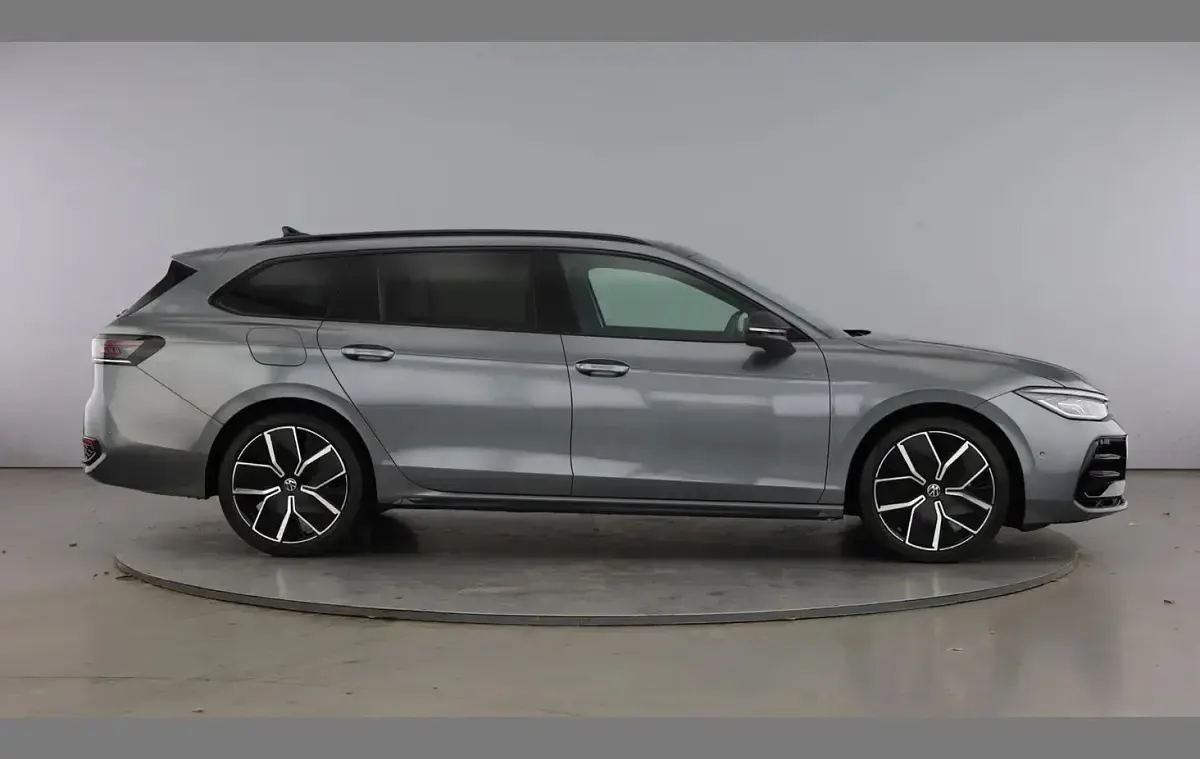 Used VW Passat R-line 147 HP (108 kW) 2025 Grey Estate