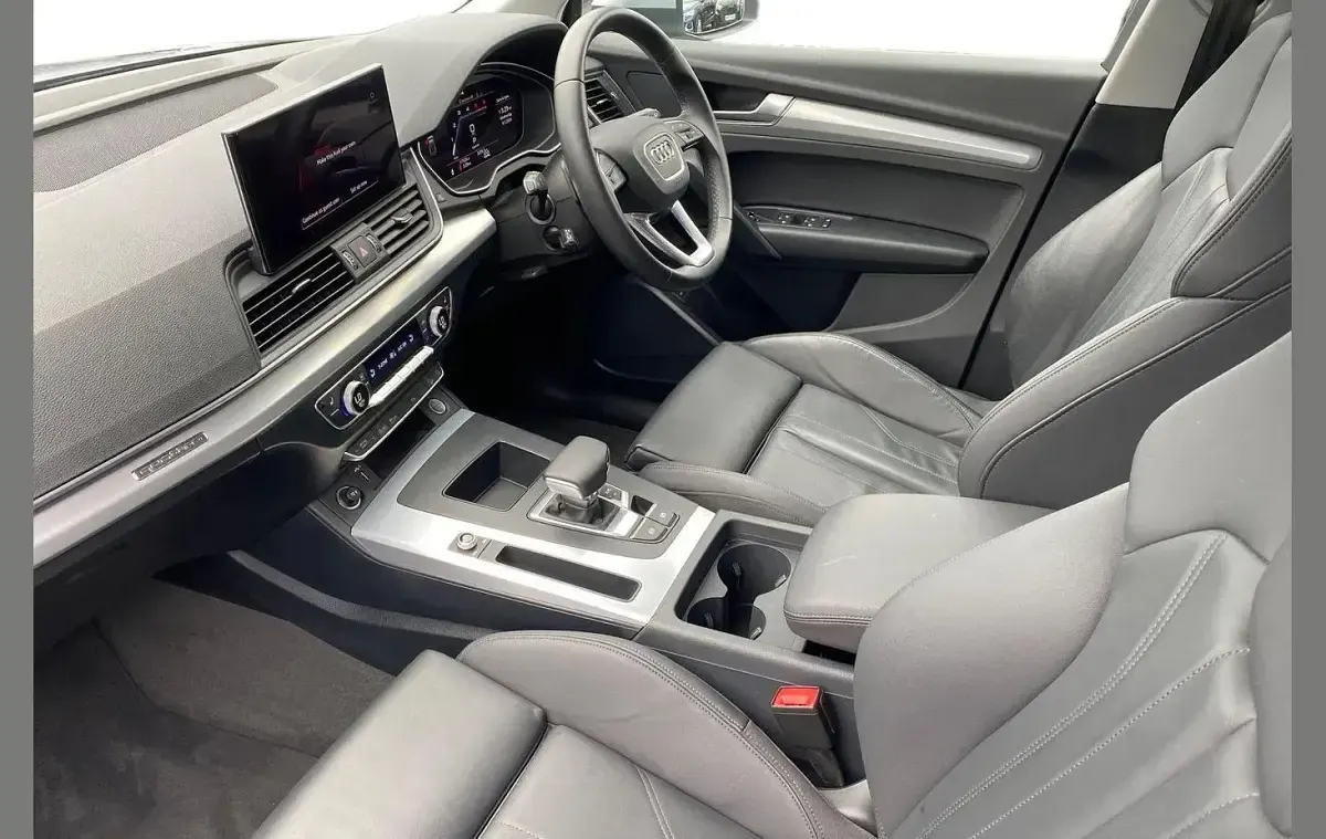 Used Audi Q5 Sport 200 HP (147 kW) 2024 Silver SUV