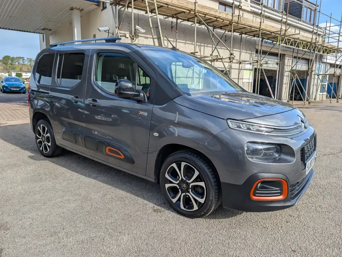 Używany Citroën Berlingo XTR 2019 Szary Minivan