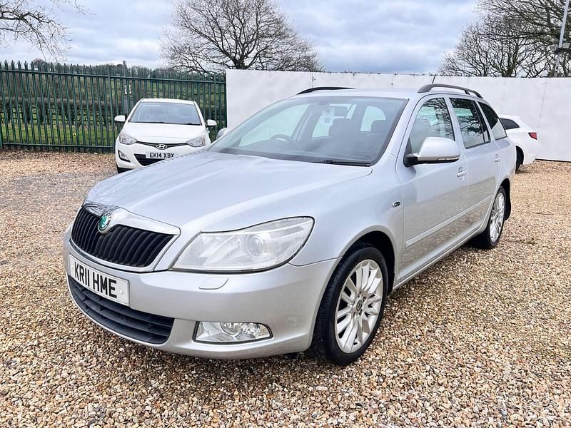 Used Skoda Octavia LAURIN & KLEMENT 160 HP (117 kW) 2011 Silver Estate
