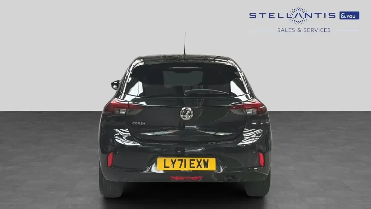 Used Vauxhall Corsa Edition 99 HP (72 kW) 2022 Black Hatchback