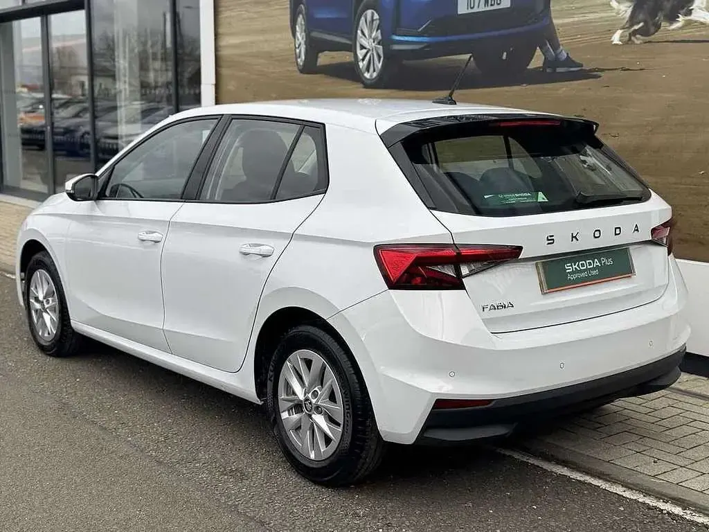 Used Skoda Fabia SE 94 HP (69 kW) 2025 Moon white metallic Hatchback