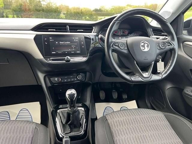 Second-hand Vauxhall Corsa Edition 75 CP (55 kW) 2022 Alb Hatchback
