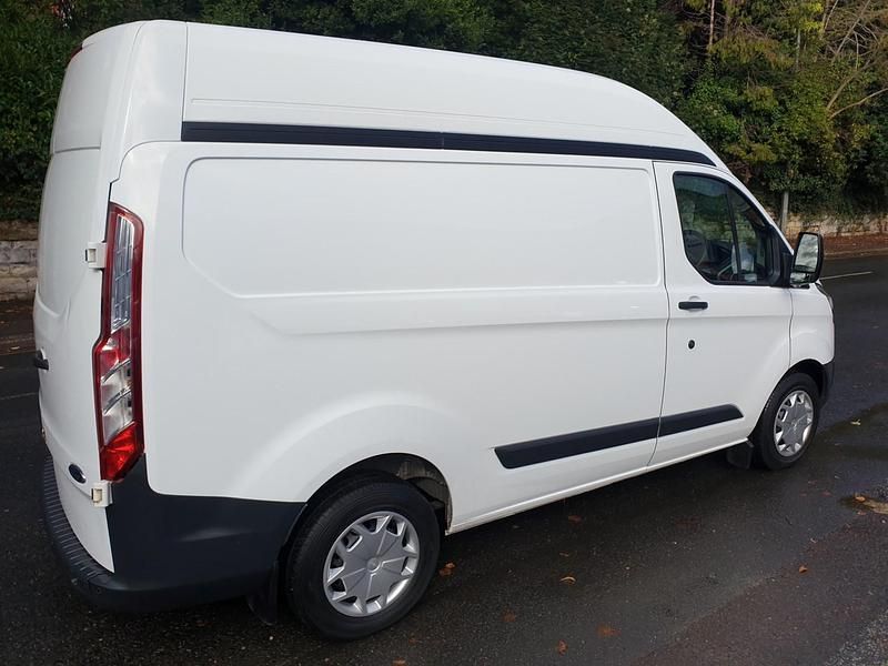 Used Ford Transit Custom 105 HP (77 kW) 2017 White Van