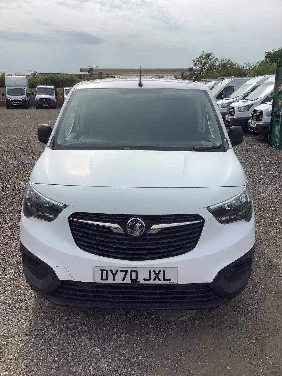 Used Vauxhall Combo Sportive 100 HP (73 kW) 2020 White MPV