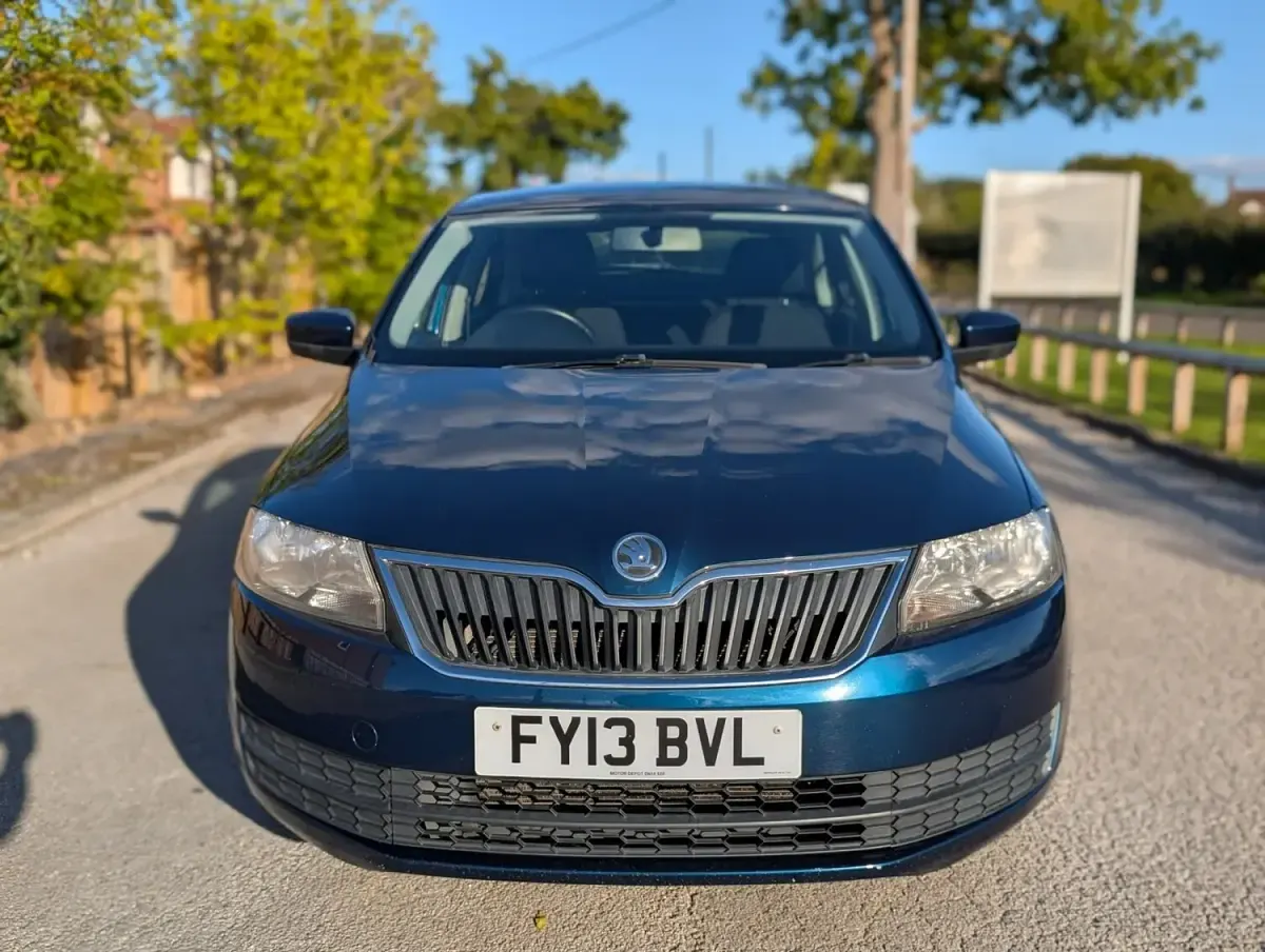 Used Skoda Rapid SE 2013 Blue Hatchback