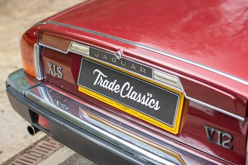 Used Jaguar XJS 284 HP (208 kW) 1991 Red Cabriolet