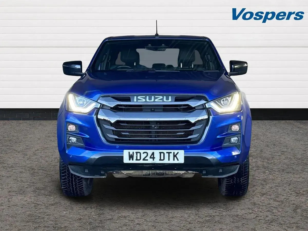 Used Isuzu D-Max 163 HP (119 kW) 2024 Blue Pickup